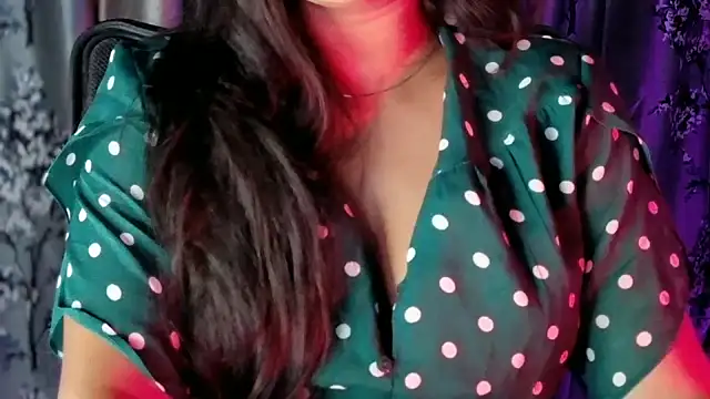 Snapshot of SexyAndHottie chatting on 5, 2, 2026 SexyAndHottie online show from 5, 2, 2026