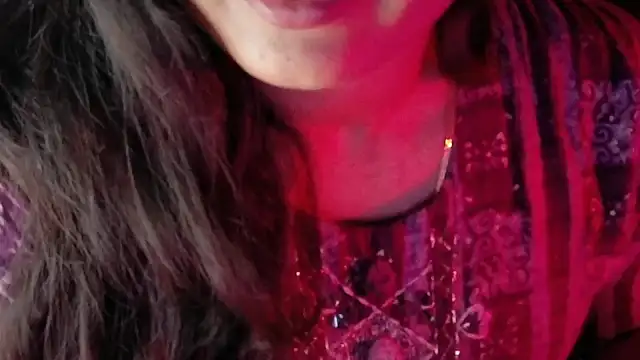 Snapshot of SexyAndHottie chatting on 6, 3, 2026 SexyAndHottie online show from 6, 3, 2026