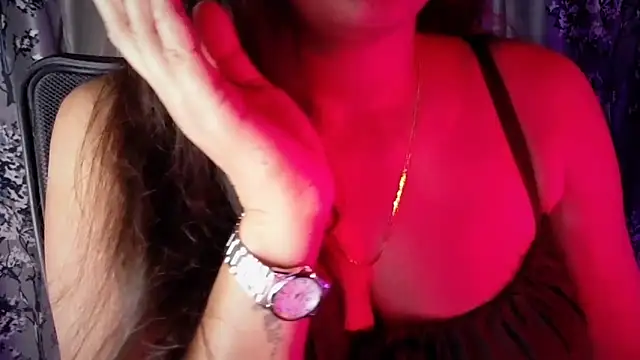 Snapshot of SexyAndHottie chatting on 7, 4, 2026 SexyAndHottie online show from 7, 4, 2026