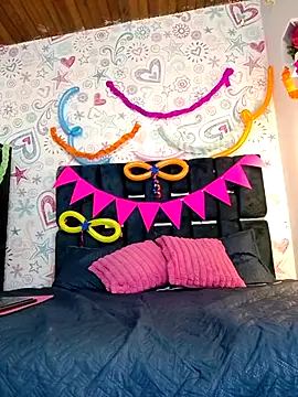 KOURTNEY-- online show from 1, 3, 2025