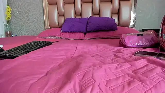 KOURTNEY-- online show from 5, 12, 2025