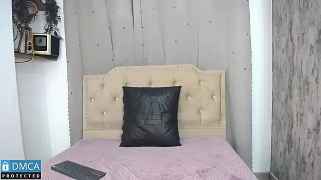 CataFox  online show from 4, 3, 2025