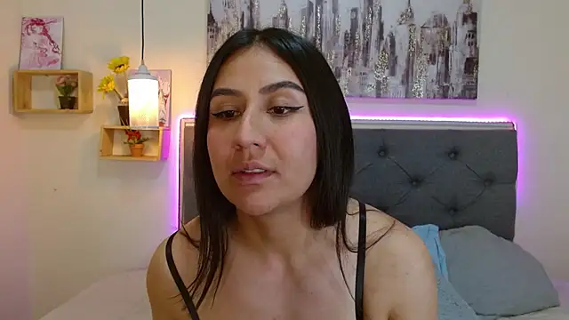 mia aira online show from 22, 9, 2025