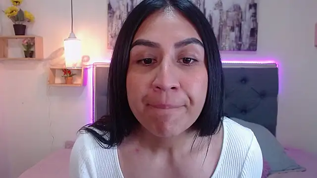 mia aira online show from 10, 10, 2025