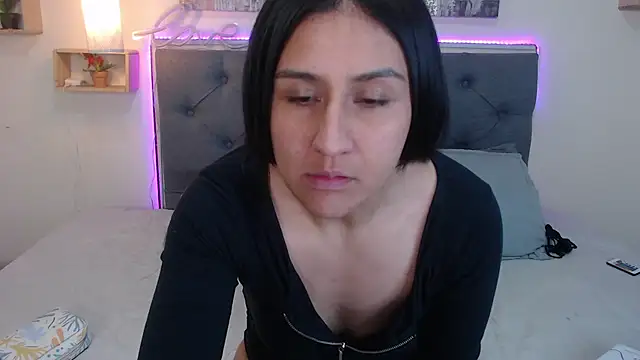 mia aira online show from 14, 10, 2025