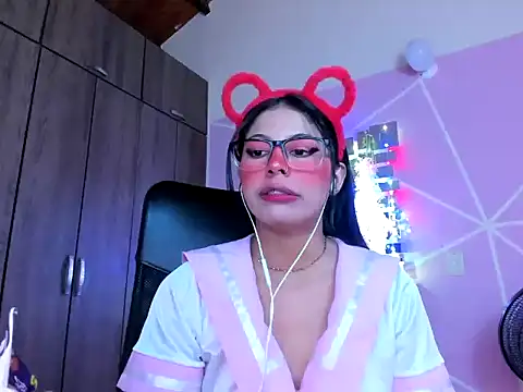  ALLYSON18  online show from 12, 1, 2025
