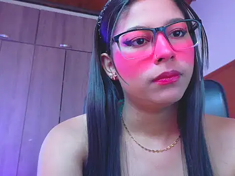 Snapshot of _ALLYSON18_ chatting on 4, 3, 2026 ALLYSON18 online show from 4, 3, 2026