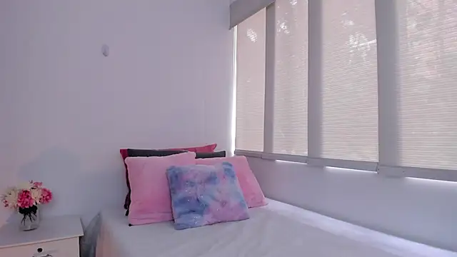 Brisa blue online show from 3, 2, 2025