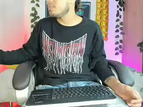 mikee scooth online show from 25, 1, 2025