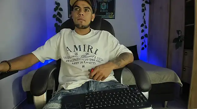 mikee scooth online show from 28, 2, 2025