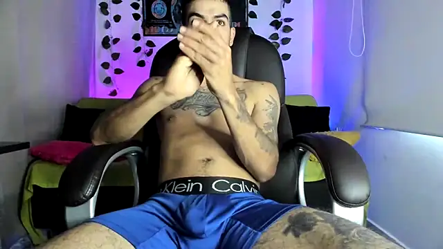 mikee scooth online show from 2, 10, 2025