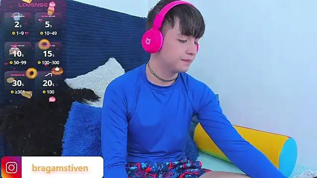Snapshot of Bragam_Stiven chatting on 4, 10, 2025 Bragam Stiven online show from 4, 10, 2025