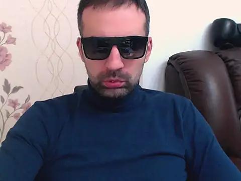 Snapshot of Leo_1617 chatting on 23, 4, 2026 Leo 1617 online show from 23, 4, 2026