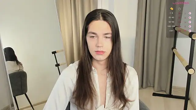 Alfreda Mills online show from 6, 11, 2025