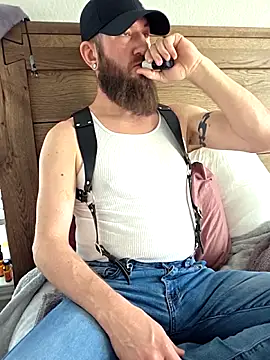 Icebearsticlese online show from 11, 2, 2026