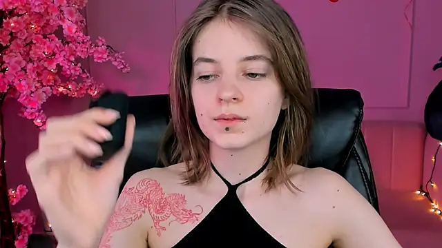 TinaDavil online show from 19, 2, 2025