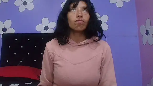 karolinee 66  online show from 4, 3, 2026