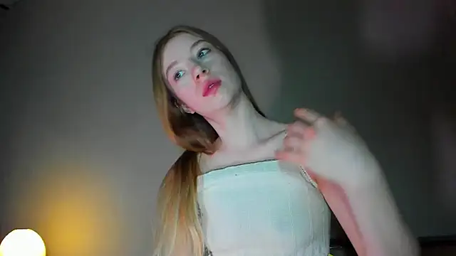 minidivaa  online show from 4, 4, 2026