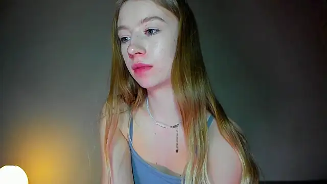 minidivaa  online show from 5, 4, 2026