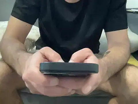 4small4inchlol online show from 12, 4, 2026