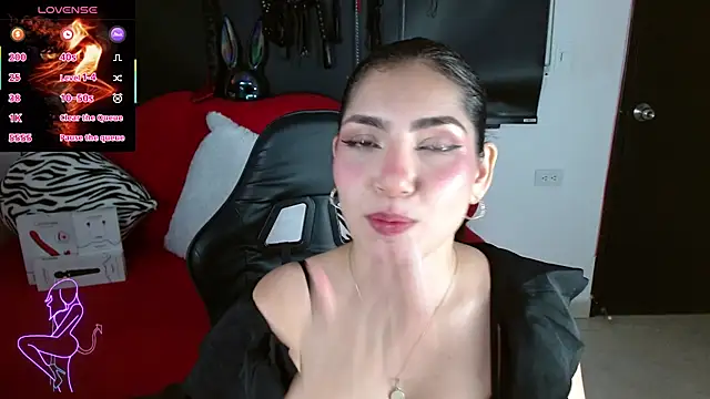 Snapshot of Carolaine69_ chatting on 5, 6, 2026 Carolaine69 online show from 5, 6, 2026