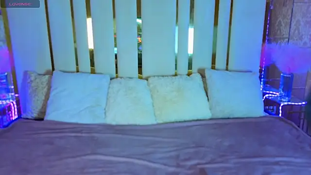 Daisy Delight online show from 30, 11, 2025