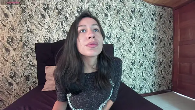 EmiGomez  online show from 13, 3, 2025