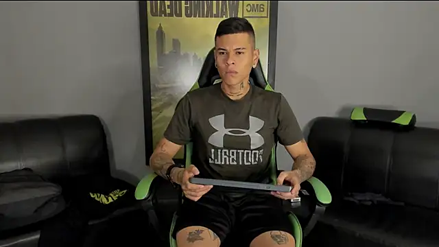 Snapshot of jamesinked_ chatting on 21, 12, 2024 jamesinked  online show from 21, 12, 2024