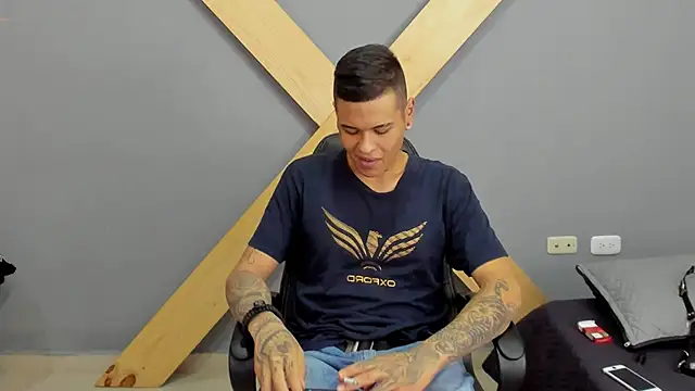 Snapshot of jamesinked_ chatting on 24, 12, 2024 jamesinked  online show from 24, 12, 2024