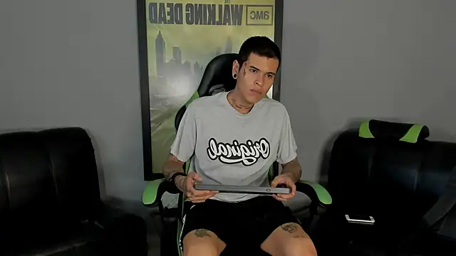 Snapshot of jamesinked_ chatting on 30, 1, 2025 jamesinked  online show from 30, 1, 2025