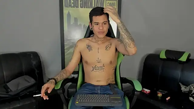 Snapshot of jamesinked_ chatting on 7, 2, 2025 jamesinked  online show from 7, 2, 2025
