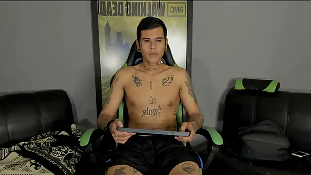 Snapshot of jamesinked_ chatting on 1, 3, 2025 jamesinked  online show from 1, 3, 2025