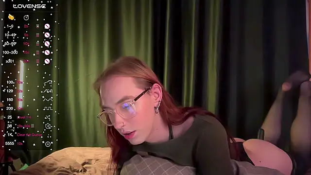 Snapshot of Avril_Pearly_ chatting on 25, 9, 2025 Avril Pearly online show from 25, 9, 2025