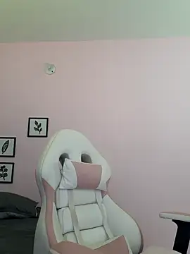 Snapshot of sophie_pazz chatting on 21, 9, 2025 sophie pazz online show from 21, 9, 2025