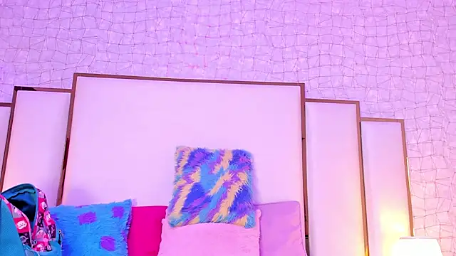 Snapshot of Victoriaa_millers chatting on 4, 2, 2025 Victoriaa millers online show from 4, 2, 2025