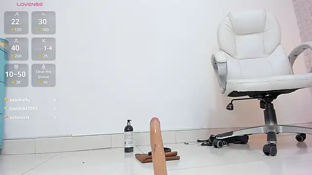 Snapshot of Victoriaa_millers chatting on 18, 2, 2025 Victoriaa millers online show from 18, 2, 2025