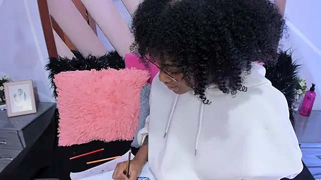 Elith noa online show from 5, 2, 2025