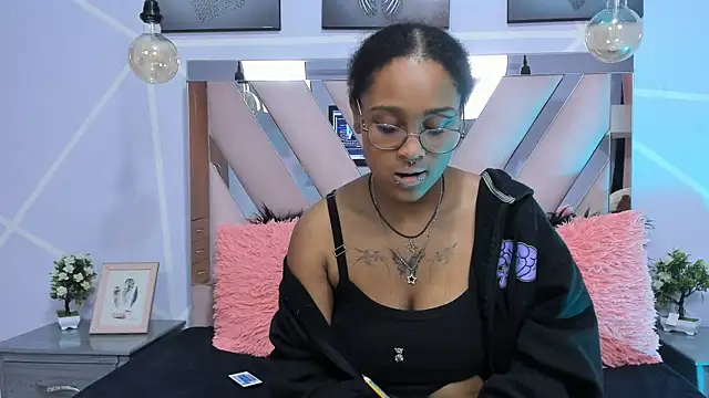 Elith noa online show from 12, 2, 2025