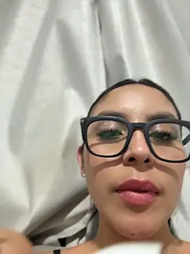  miaquevedo  online show from 12, 4, 2026