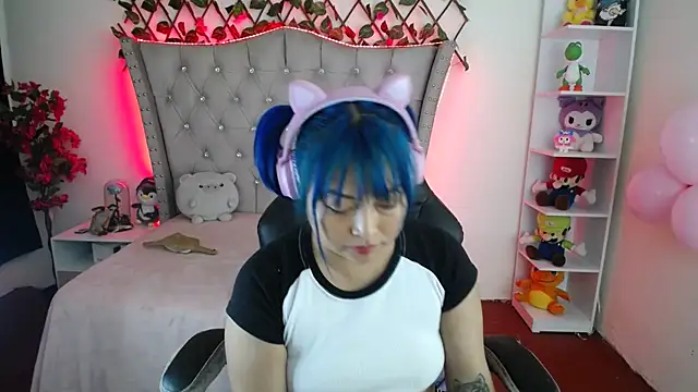 Snapshot of Shaddycute_ chatting on 23, 12, 2024 Shaddycute online show from 23, 12, 2024