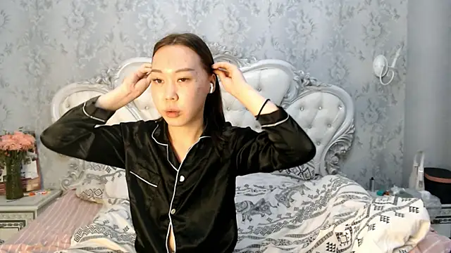 Snapshot of lee_che chatting on 15, 10, 2025 lee che online show from 15, 10, 2025