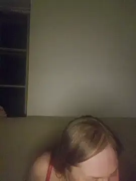 katiestevens online show from 14, 12, 2025