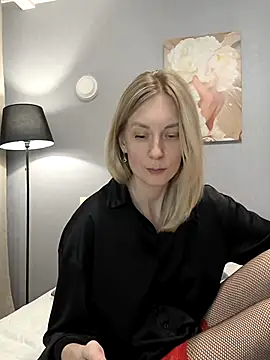 AvelinaLeoni online show from 7, 10, 2025