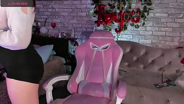 Alex Howell online show from 12, 3, 2025