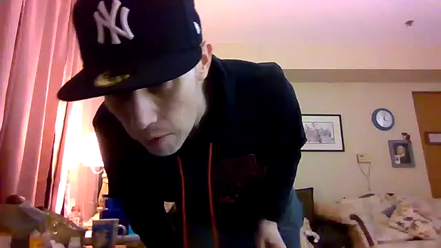 kollzCloudzz online show from 8, 4, 2026