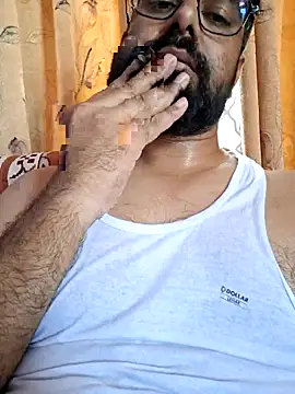 Snapshot of bewolf_17 chatting on 3, 10, 2025 bewolf 17 online show from 3, 10, 2025