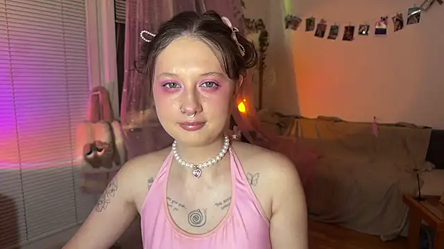 Snapshot of Jenny_darling_love chatting on 19, 7, 2026 Jenny darling love online show from 19, 7, 2026