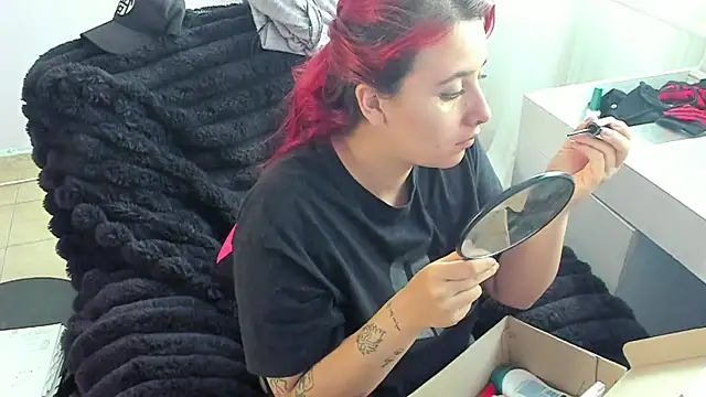 bonnie moon  online show from 10, 10, 2025