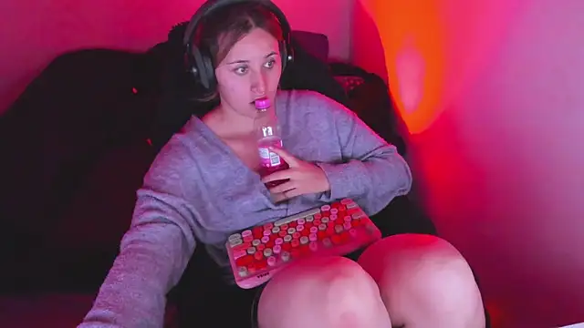 bonnie moon  online show from 16, 4, 2026