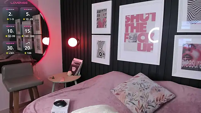 Kayla stern  online show from 7, 11, 2025